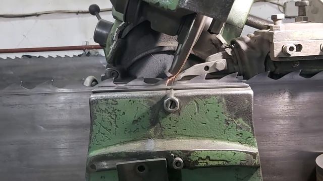 Заточка ленточных пил со стеллитовыми напайками. смотреть онлайн