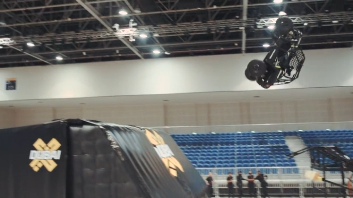 Сочный бэкфлип на багги смотреть онлайн