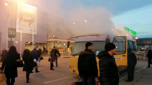 МЕГА Ростов 19 01 2014 Маршрутка дымиться шо бальная смотреть онлайн