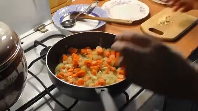 Гороховый суп с копченостями смотреть онлайн