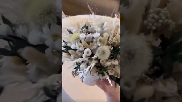 Композиция с ромашками и одуванчиками. смотреть онлайн