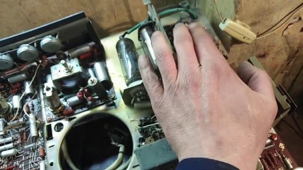 Рекорд 340 (1980г.) - что ценного в телевизоре.