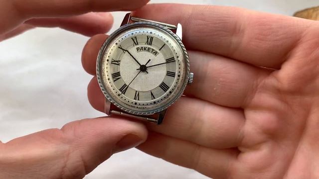 Видеообзор на уникальные часы Ракета-Breguet/Бреге с посеребрённым циферблатом Петродворцового ЧЗ смотреть онлайн