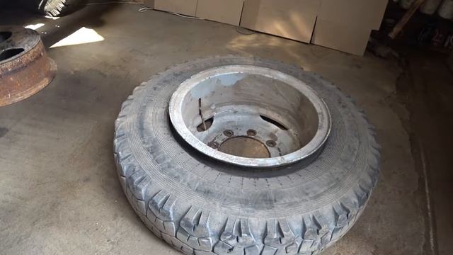 Зил. Бортировка (бортирование) колес на вакуумной машине Зил 433360 своими руками.