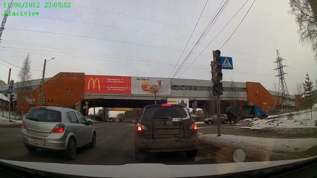 Архангельск Лексус губернатора на красный без звукового спецсигнала смотреть онлайн