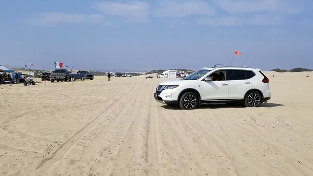 Nissan Rogue/X-Trail on Pismo Beach Oceano sand dunes смотреть онлайн