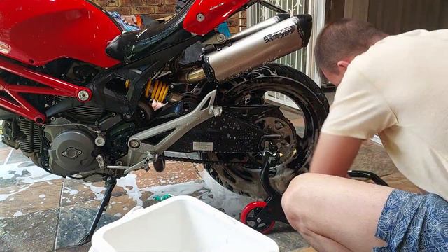 Welcome to the Ducati Monster 696 rebuild part 1!!! смотреть онлайн