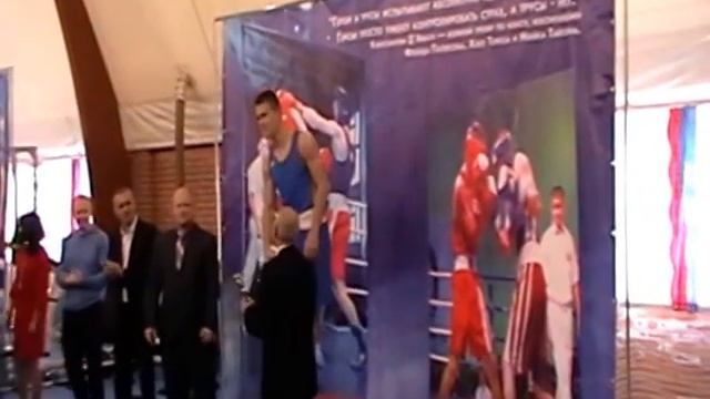 БОКС САДРИЕВ ТИМУР. ЛУЧШИЙ БОКСЁР ЧЕМПИОНАТА КФУ 2015. смотреть онлайн