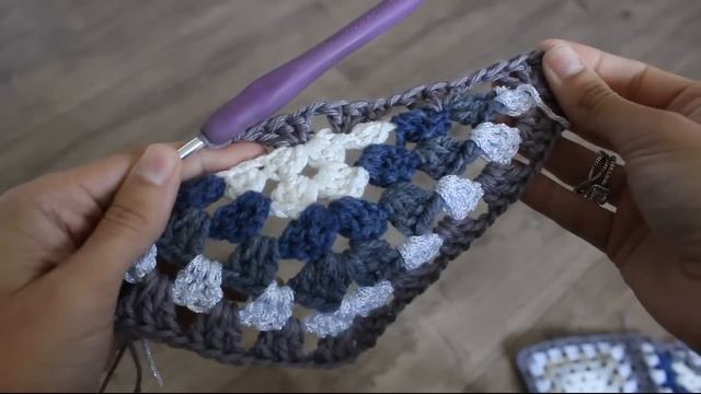 CASACO COM CAPUZ SQUARE - CROCHÊ