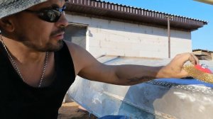 Зачистка лодки от старой краски, УПМ рулит!