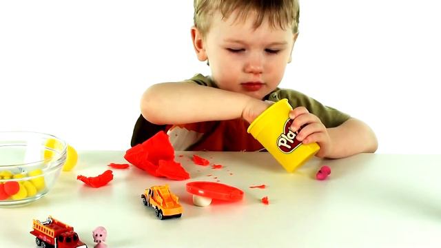 Машинки сюрпризы и пластилин Плей До распаковка Play Doh surprise cars toys смотреть онлайн