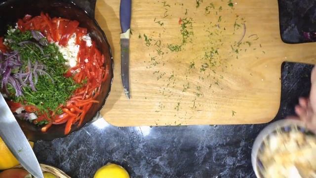 САЛАТ ИЗ ЦВЕТНОЙ КАПУСТЫ ? НОВИНКА- вы влюбитесь в этот салат! ГРУЗИНКА ГОТОВИТ смотреть онлайн