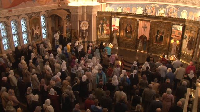 БОЖЕСТВЕННАЯ ЛИТУРГИЯ. Трансляция богослужения 12 июля (вторник) в 7:00 смотреть онлайн