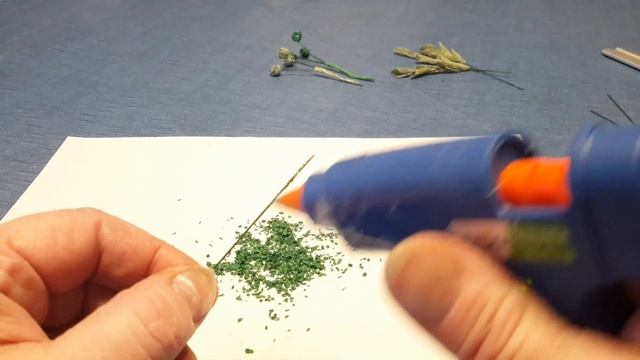 ПРОСТАЯ ЗЕЛЕНЬ ИЗ ГОФРИРОВАННОЙ БУМАГИ - 6 ИДЕЙ... смотреть онлайн