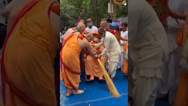 52-я Ратха-ятра в Калькутте, 20 июня 2023 г. Джаяпатака Свами Махарадж и Главный министр Бенгалии смотреть онлайн