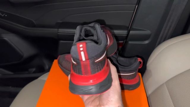 Nike React Infinity Run Flyknit 2 Bred Black Gym Red shoes смотреть онлайн
