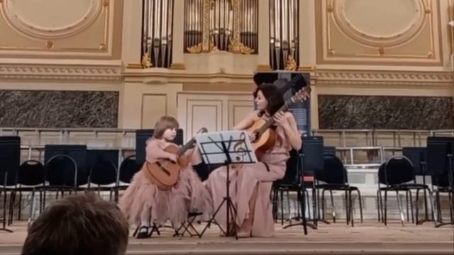 Catalan folk song "El NOY DE LA MARE ", гитарный дуэт Маргарита Рыкачева и Юлия Бабкина 💞 смотреть онлайн