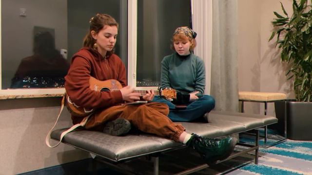 Home - Edward Sharpe and the Magnetic Zeros | ukulele cover w/ friend, Bella Garland! смотреть онлайн