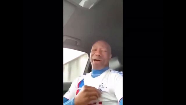 Marvin Andrews singing Rangers FC смотреть онлайн
