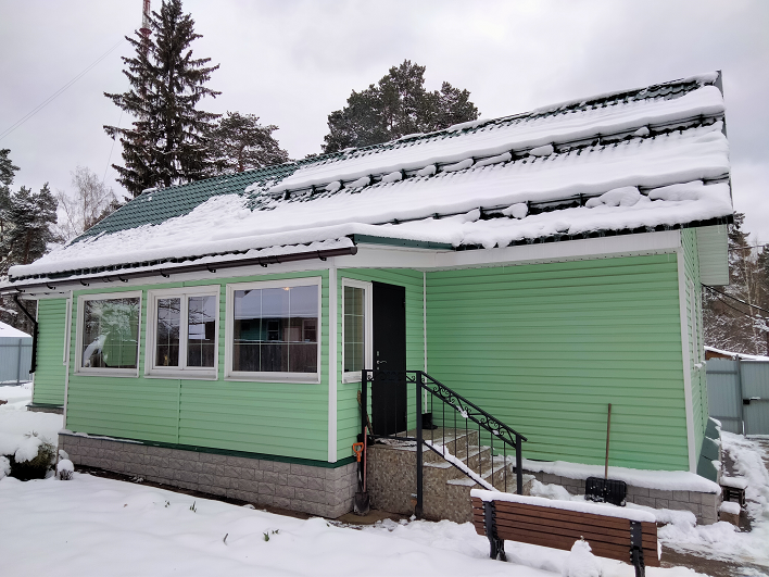 Как сходит снег с крыши со снегозадержателями и без них смотреть онлайн