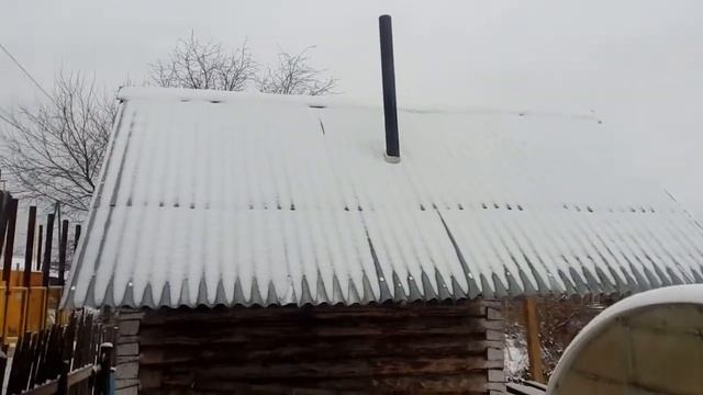 24.10.20 г. Первый снег на крыше бани! смотреть онлайн