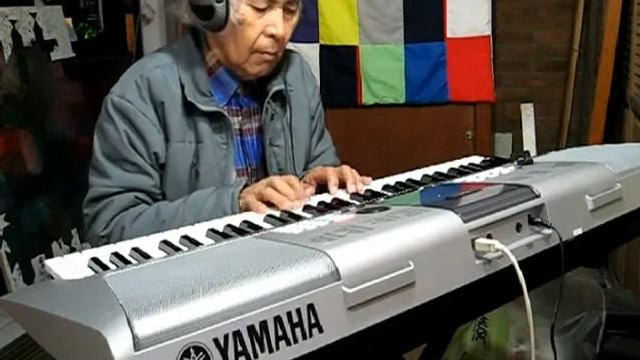 "LOVE IS BEAUTIFUL" Created by Dedy Suardi on PSR E413 NEW смотреть онлайн