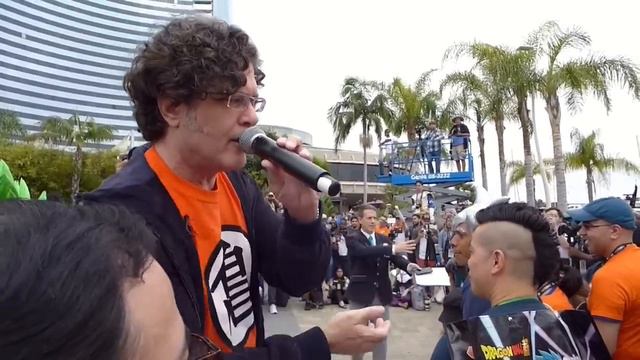World Record KAMEHAMEHA with Sean Schemmel Goku Voice Actor