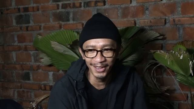 Tak Akan Buang Kostum Perempuannya, Aming Tegaskan Perubahannya Bukanlah Sebuah Gimik смотреть онлайн