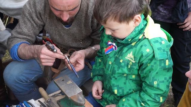 Мастер-класс ЧЕКАНКА БАЛТСКИХ УКРАШЕНИЙ. Ромео сам делает!!! Мы на исторической реконструкции