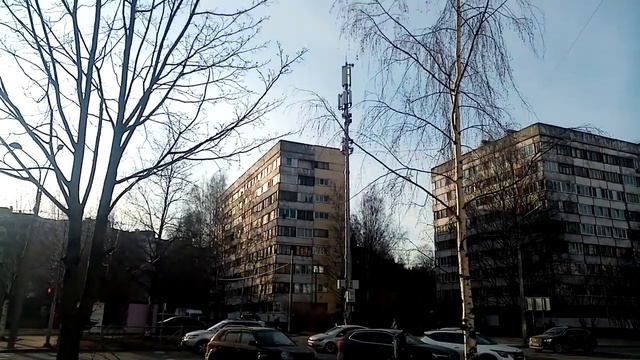 Коммунальщикам лень было покрасить дом целиком смотреть онлайн