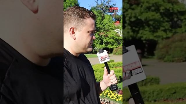 На сколько денег можно жить в Сочи в месяц? Опрос #shorts смотреть онлайн