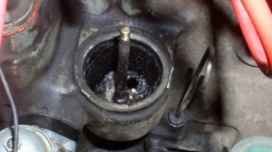 КАК ДОСТАТЬ ГАЙКУ ИЗ ПОДДОНА ДВИГАТЕЛЯ ВАЗ 2101 - 07