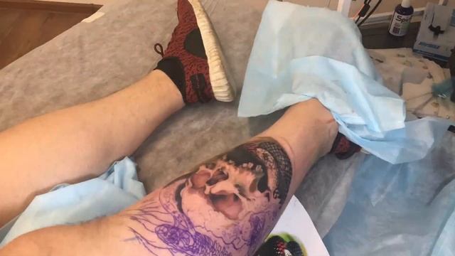 TIMELAPSE. Процесс нанесения татуировки. смотреть онлайн