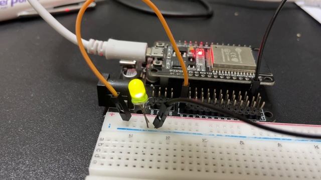 用Python玩ESP32 LED 蜂鳴器Thonny IDE micropython смотреть онлайн