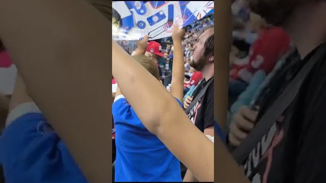 пришли на хоккей