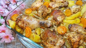 Простой, но очень вкусный ужин. Курица с картошкой запеченная в духовке. Понравится всей семье.