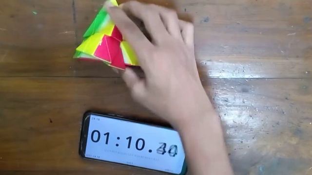 One hand solved🤚 pyramid cube VS Two hand solved👐 pyramid cube Vs Two hand👐 solved Rubik's cube смотреть онлайн