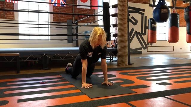 Онлайн-тренировка STRONG BY ZUMBA The Corner с Олей Казаковой смотреть онлайн