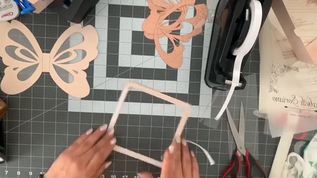 Invitación mariposa pergamino en caja смотреть онлайн