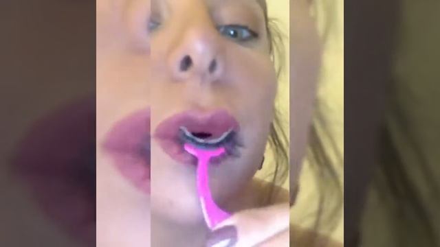 Very quick easy on how to apply strip lashes смотреть онлайн