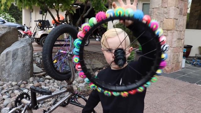Bouncy Ball Bike Tires! Can I Ride IT?! смотреть онлайн