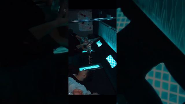 Willito gets surprised by Shawty! Live Stream Part.1 смотреть онлайн