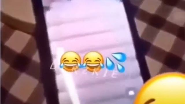 Когда не ответил на одно сообщение друга 😂 смотреть онлайн