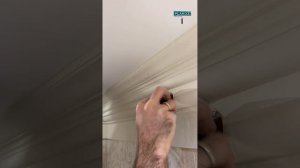 Как замазать трещину в потолочном плинтусе (карнизе) из дюрополимера.