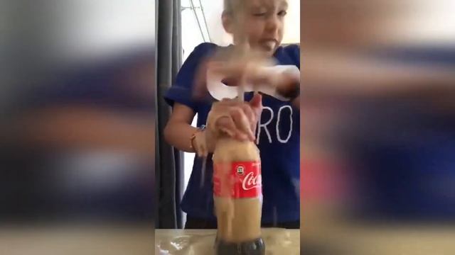 Не удачный эксперимент / Чуть не взорвалась на коле смотреть онлайн