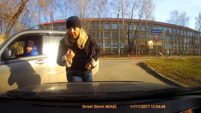 "По встречке" #2. "Короли жизни" или "Тебе больше всех надо?" 16.11.17 смотреть онлайн