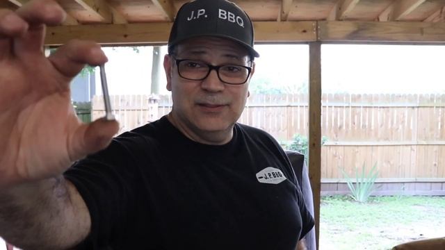 Weber Smokey Mountain Mods Part 1 Installing Casters and Lid hinge смотреть онлайн