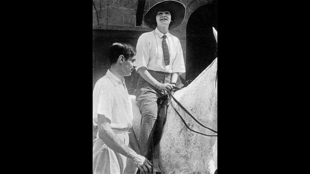 Коко Шанель - автор Юрий Насыбуллин смотреть онлайн