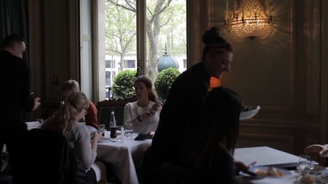 Lunch at Ladurée смотреть онлайн