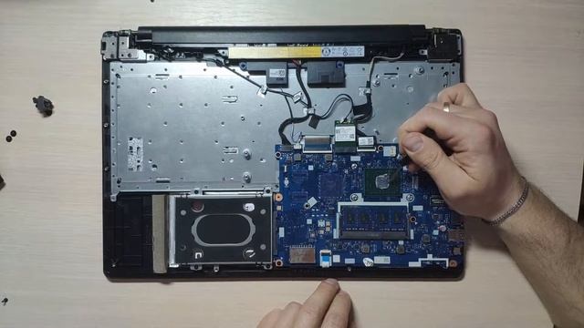 Разборка/сборка и чистка Lenovo IdeaPad 110-15ACL (Cleaning and Disassemble Lenovo 110-15ACL) смотреть онлайн